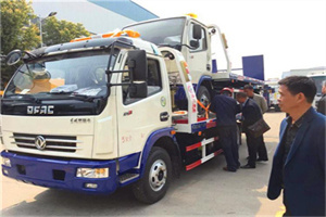 咸宁汽车道路救援拖车价格